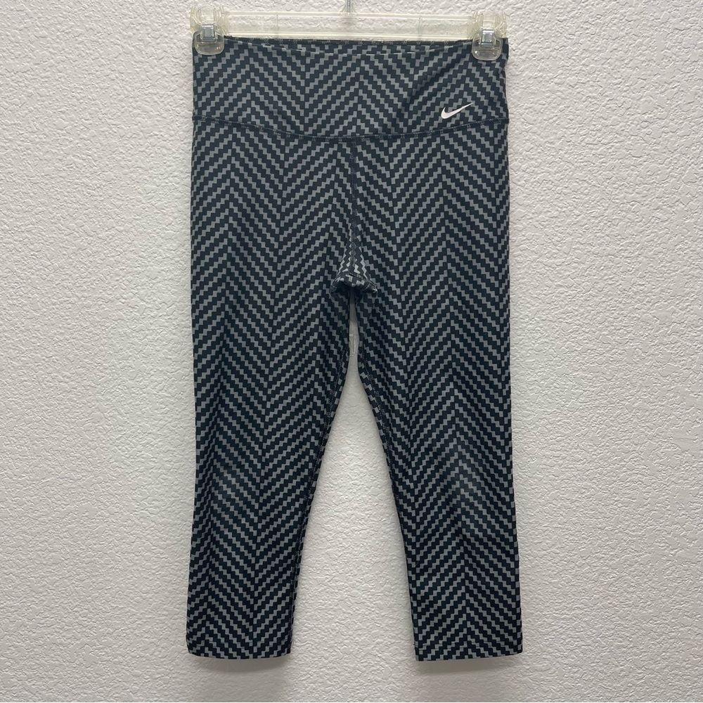 NIKE Dri Fit Womens Small High Rise Cropped Leggings Black & Gray Checkered EUC - Picture 1 of 8
